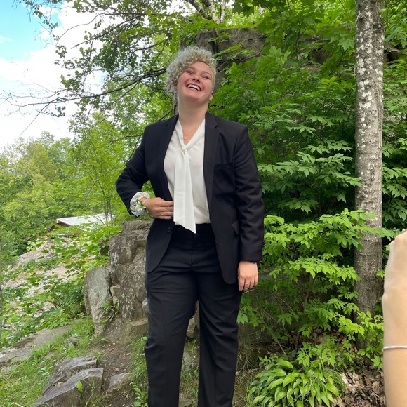 Meet your Posher, Zoe - Picture 1 of 1